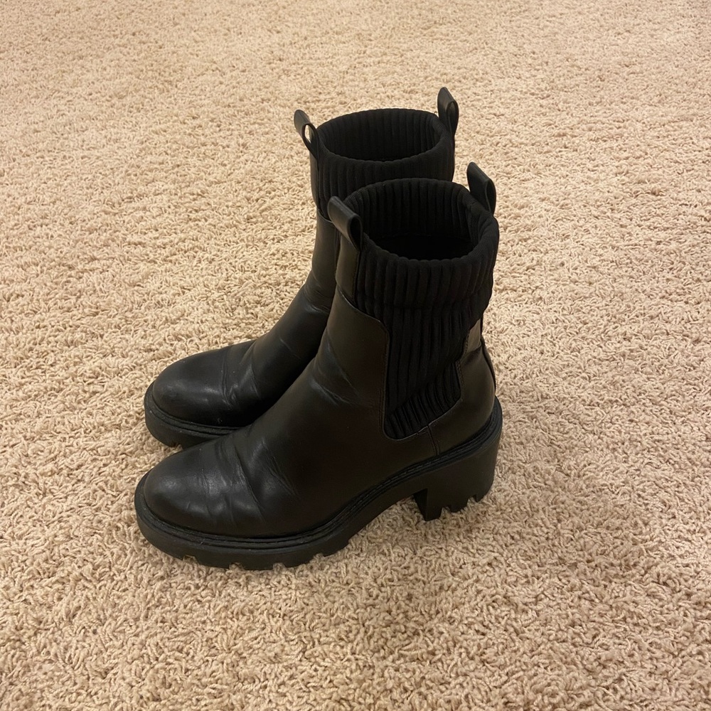 VGUC ZARA black booties, size 7